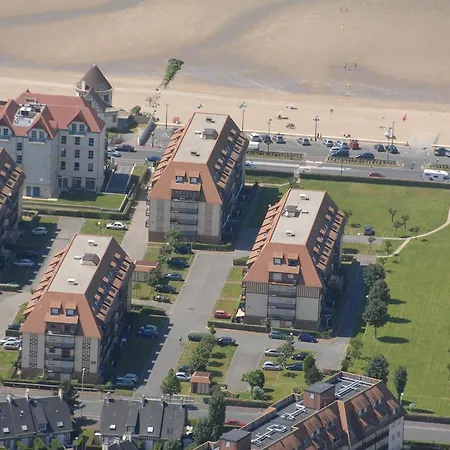 Апарт-отель Lagrange Les Residences Вилле-сюр-Мер